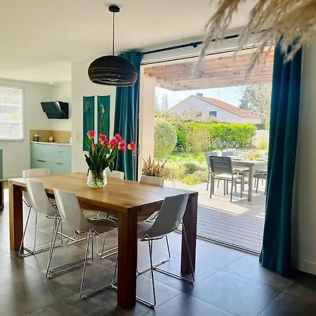 Les Coquelicots Holiday home *