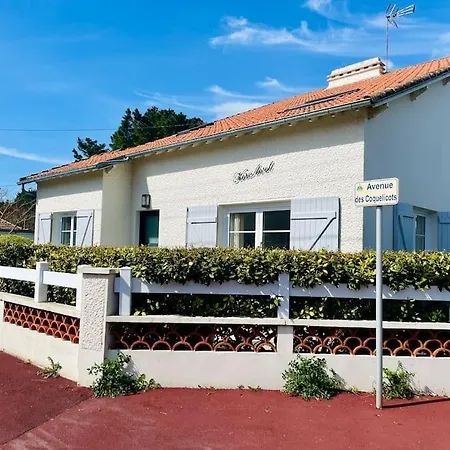 Holiday home Les Coquelicots *